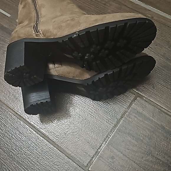 Booties - Picture 3 of 4